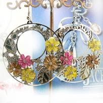 Fashion Earrings With Five Flowers