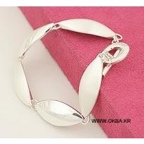 Glossy Fashion Bracelet