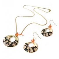 Glaze Set With Diamonds